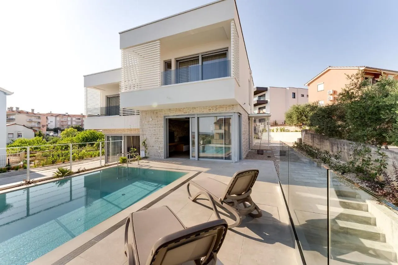 Luxury Semi Detached Villa Smokva 2 - Near Center And Sea - By Traveler Tourist Agency Krk 克尔克 克罗地亚