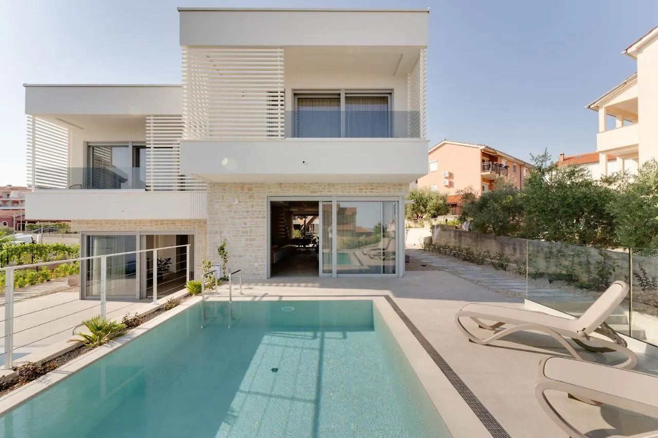 Luxury Semi Detached Villa Smokva 2 - Near Center And Sea - By Traveler Tourist Agency Krk 克尔克