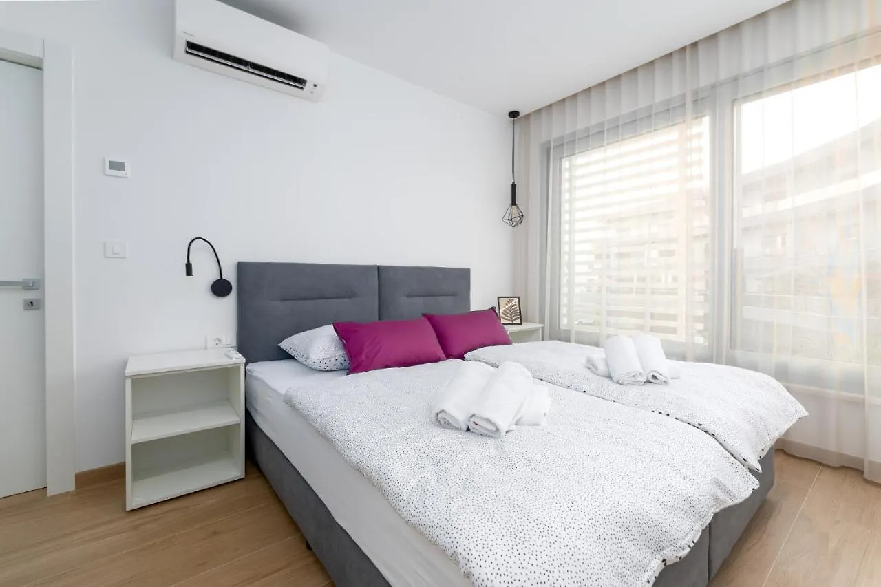 Luxury Semi Detached Villa Smokva 2 - Near Center And Sea - By Traveler Tourist Agency Krk 克尔克